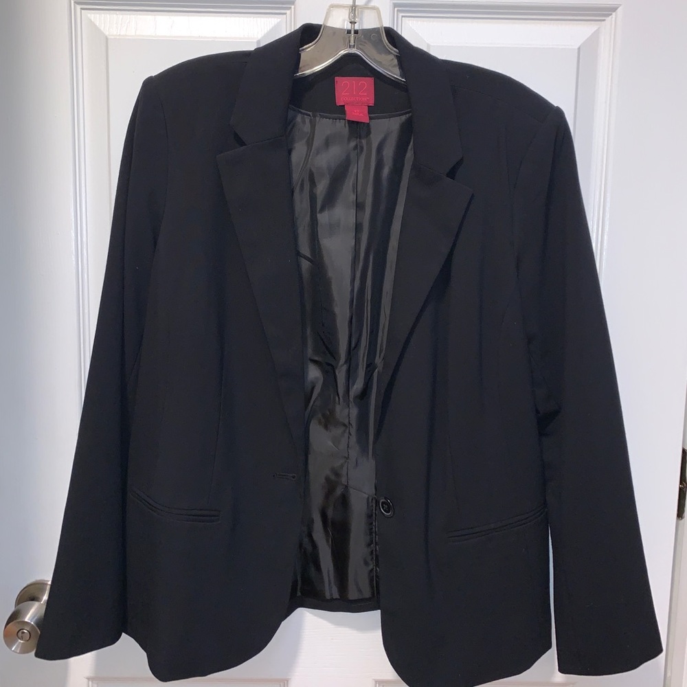 212 Collect Black Suit Blazer / Jacket (EUC)